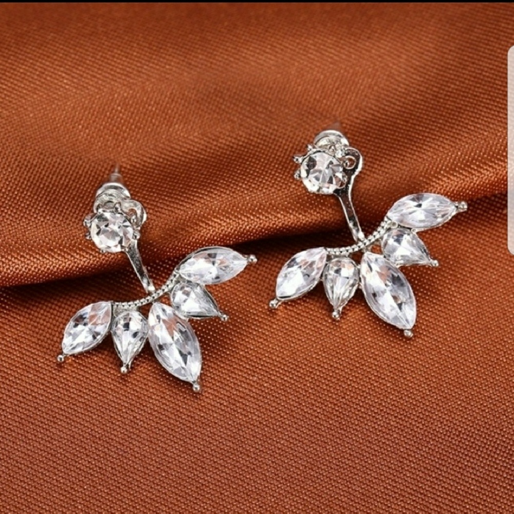 Cuff Clip Leaf Statement Stud Earring - Picture 2 of 4